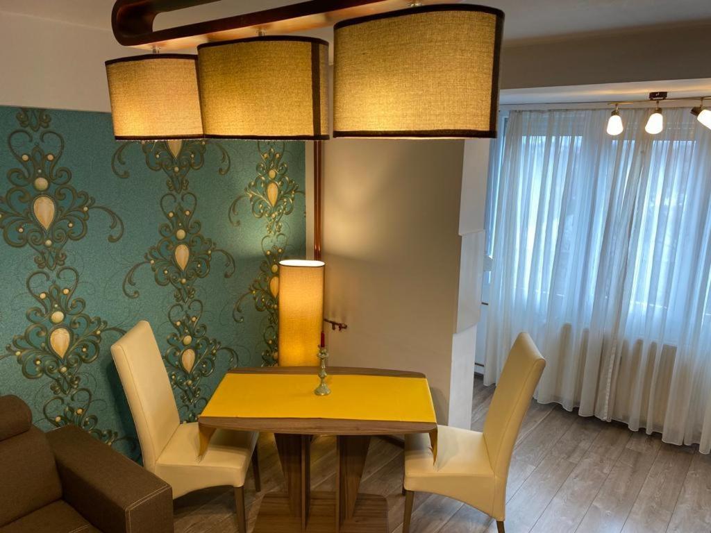 Central Cosy Apart Oradea Lejlighed Eksteriør billede