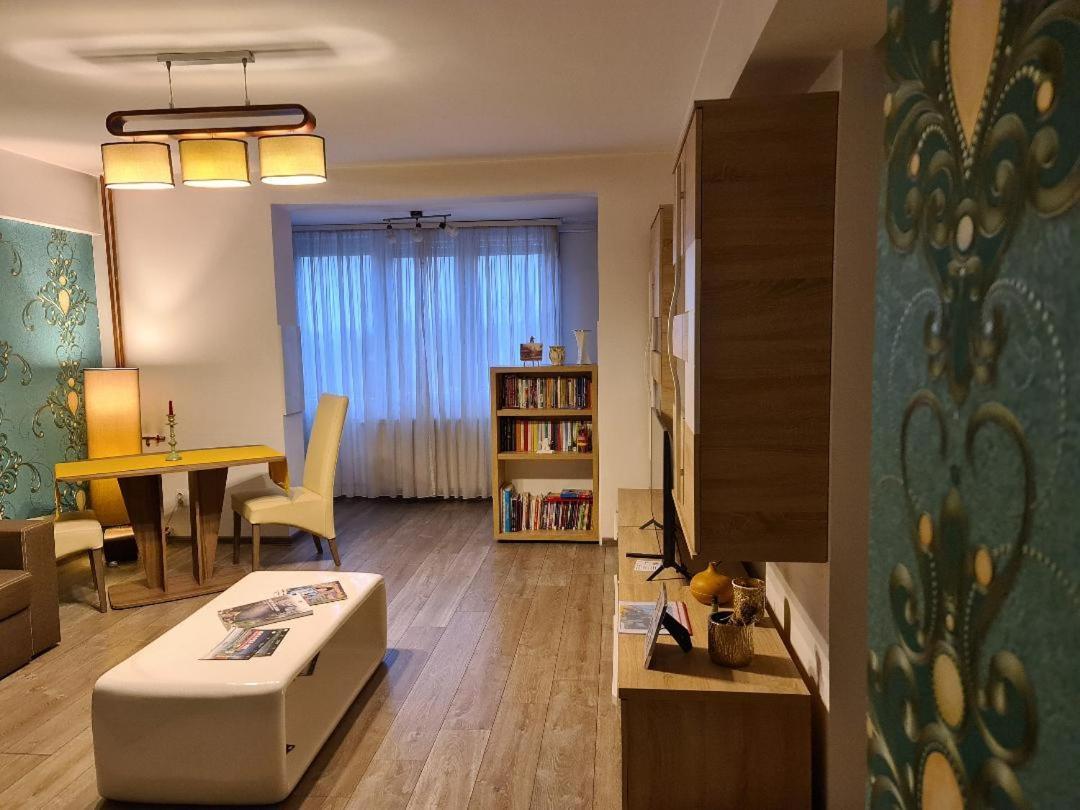 Central Cosy Apart Oradea Lejlighed Eksteriør billede