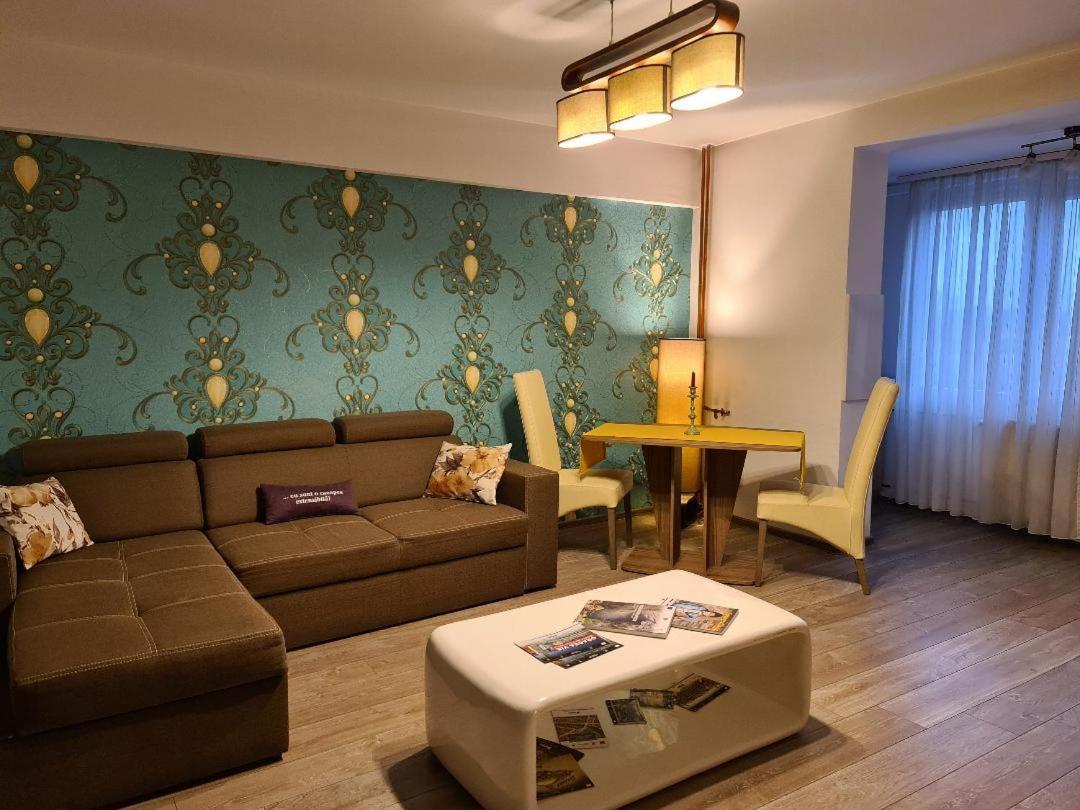 Central Cosy Apart Oradea Lejlighed Eksteriør billede